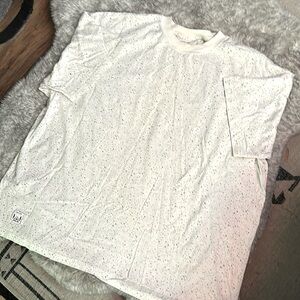 Men’s Nike SB loose fit T-shirt. Size XxL. In white with green dots.